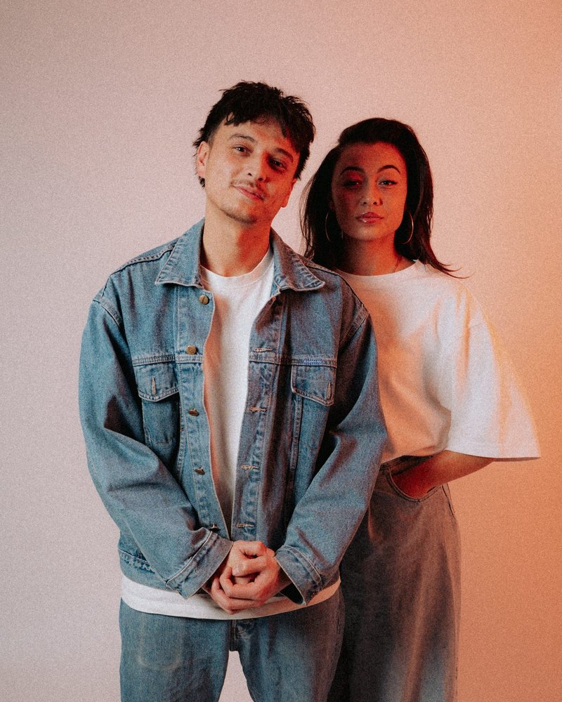 Demi and Robin — studio portrait by Michael Hauschildt