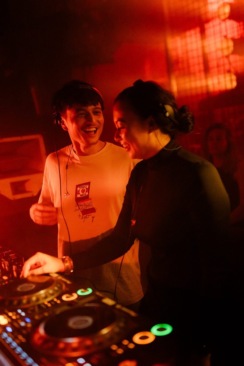 Demi and Robin in the mix